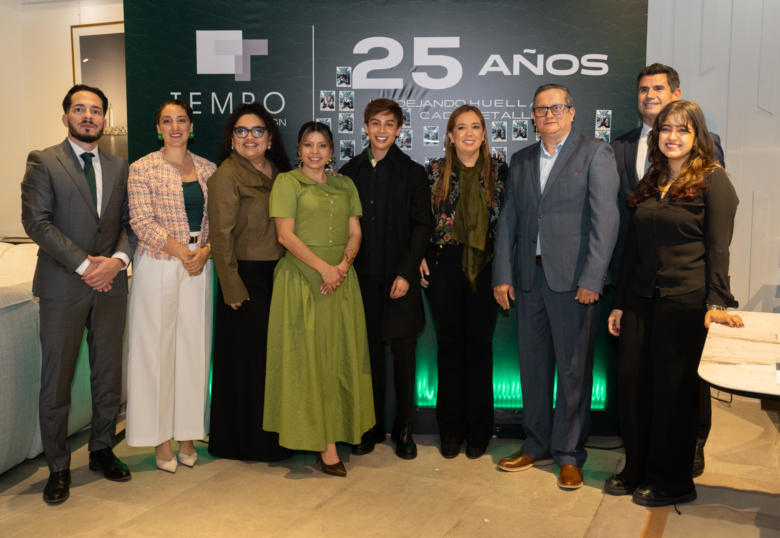 FOTO OFICIAL (2)